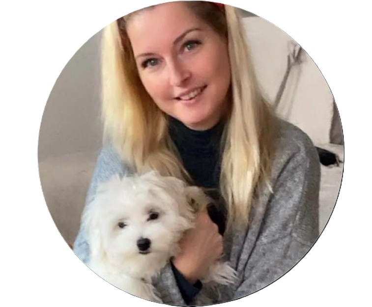 HSP-Coach Annett Ludwig mit ihrem Hund